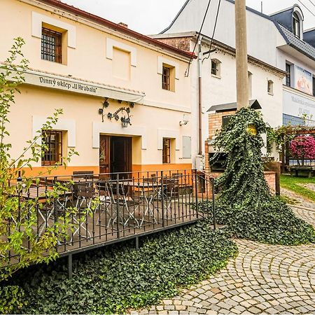 Sklep U Hrabalu Lejlighedshotel Hustopeče Eksteriør billede