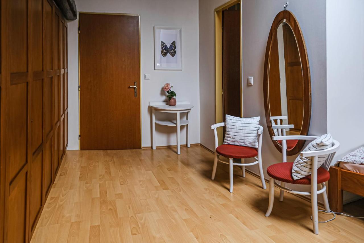 Sklep U Hrabalu Lejlighedshotel Hustopeče Eksteriør billede