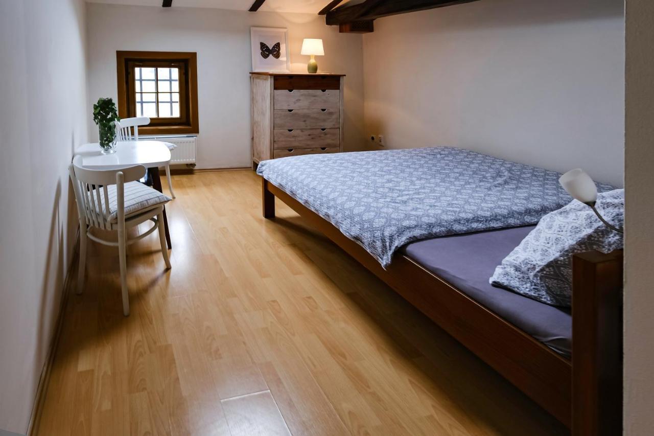 Sklep U Hrabalu Lejlighedshotel Hustopeče Eksteriør billede